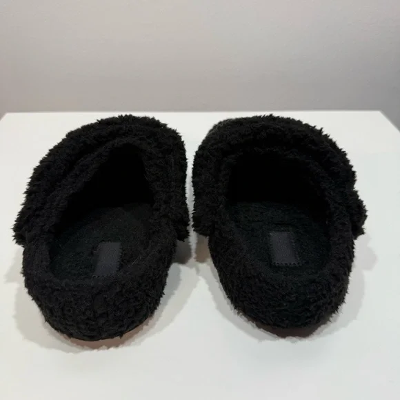 Crocs Classic Cozzzy Slippers - Picture 8 of 11